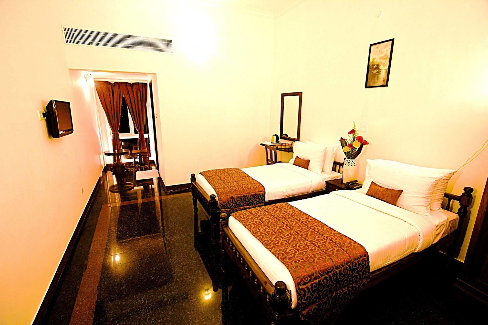 Hotel Bonsejour Pondicherry Exterior photo