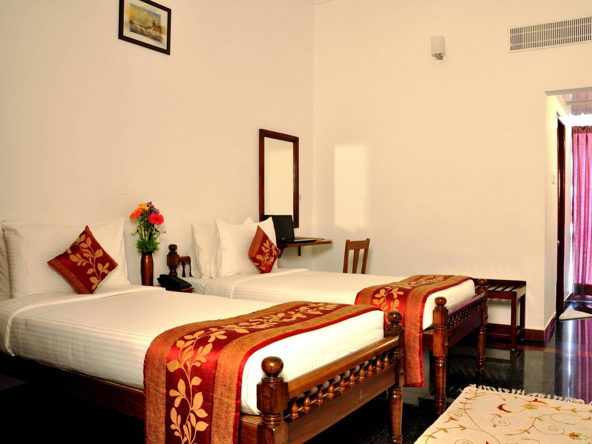 Hotel Bonsejour Pondicherry Exterior photo